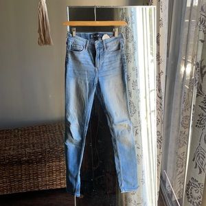 Hollister High Rise Skinny jeans